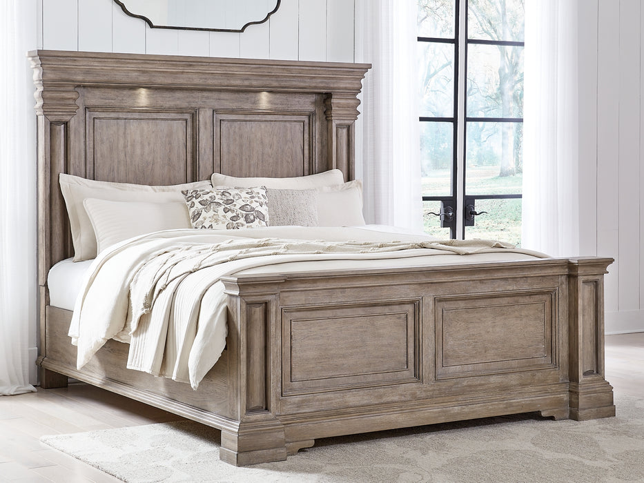 Blairhurst King Panel Bed with Dresser